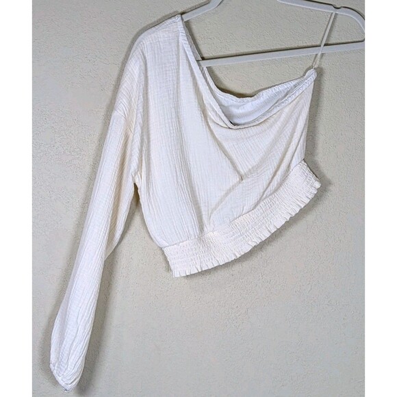 Gilli Women’s One Shoulder Smocked Crop Top Size Small White Off Shoulder Long - Picture 1 of 8